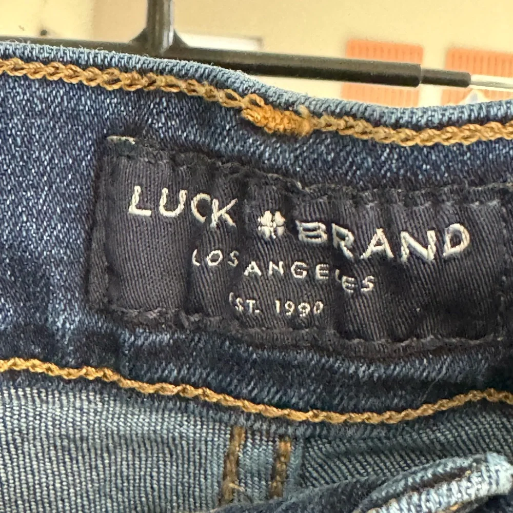 Lucky brand 
Athletic straight 
38/34 - Picture 6 of 7